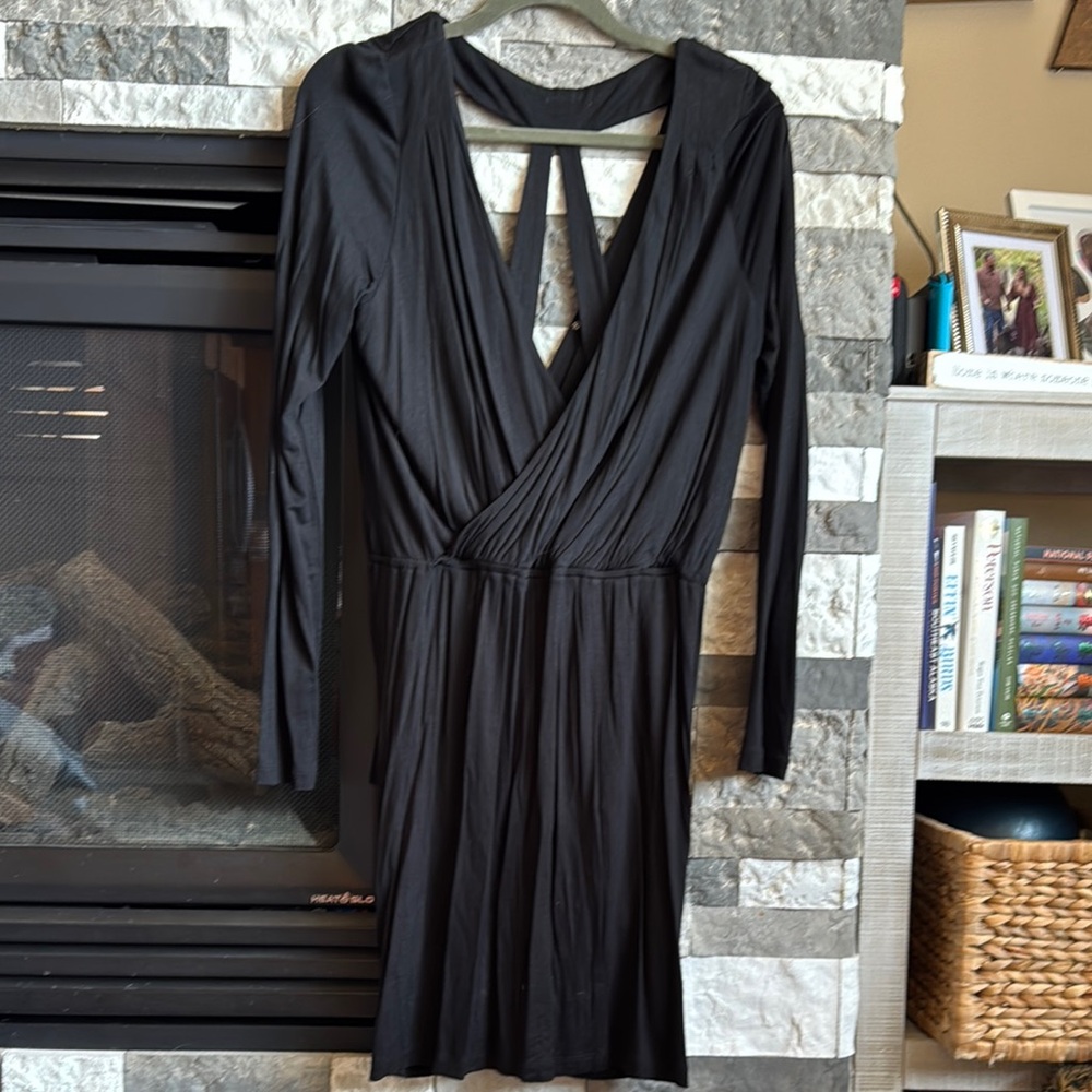 Elegant Black Long Sleeve Dress with pockets